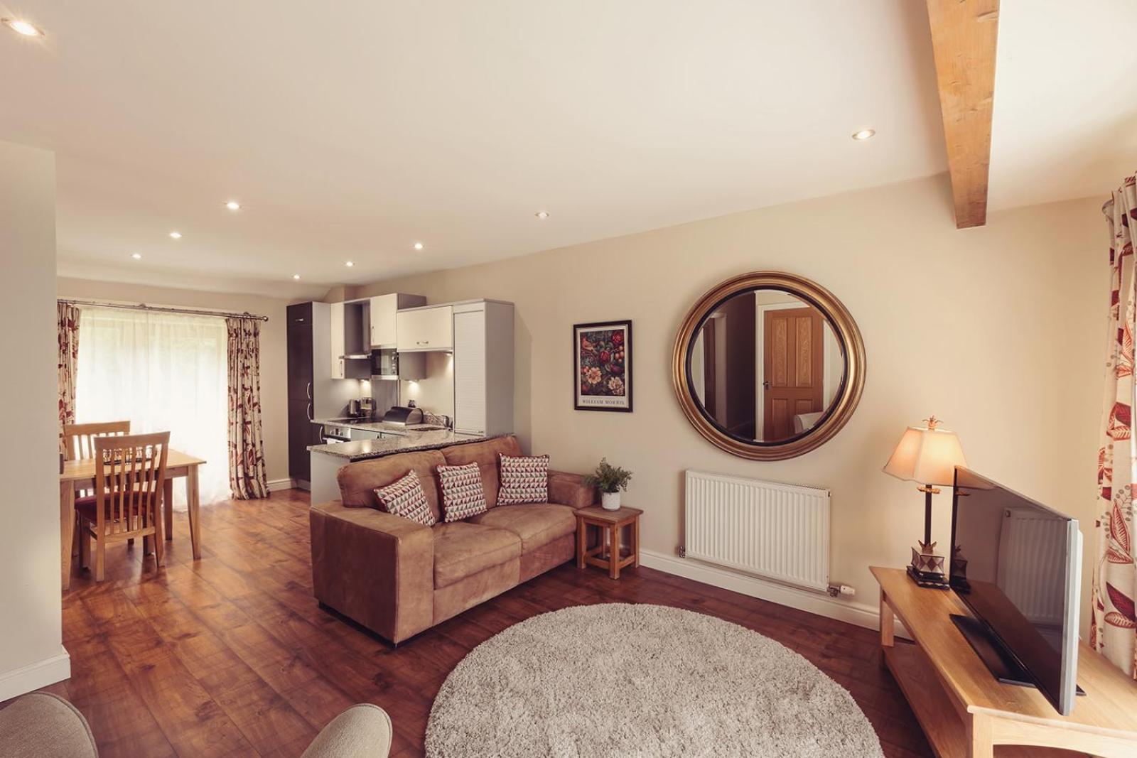 Longlands Inn & Cottages Carnforth Kültér fotó Interior of a typical apartment