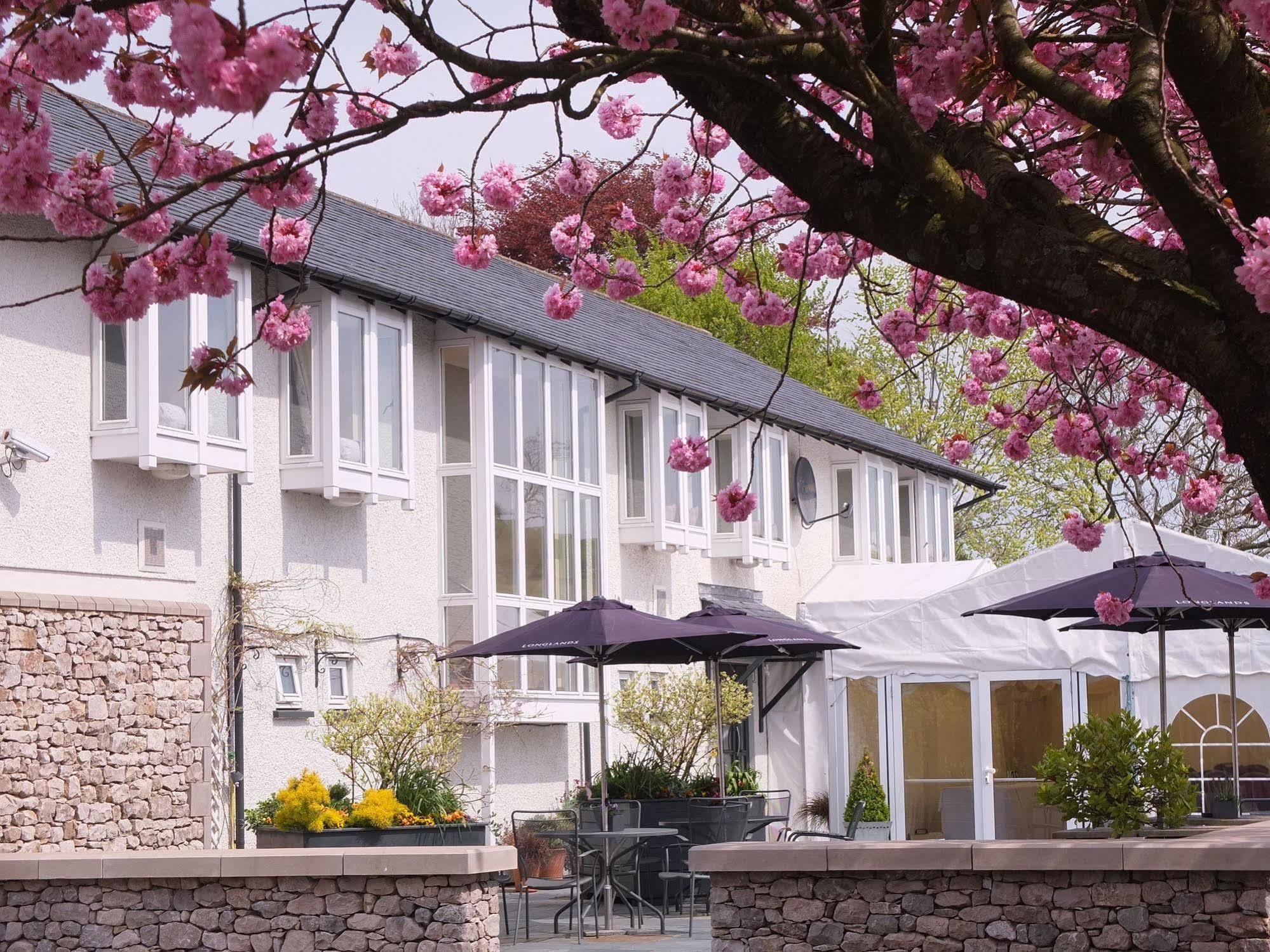 Longlands Inn & Cottages Carnforth Kültér fotó The hotel in 2011